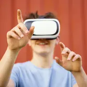 Initiation à la réalité virtuelle à la médiathèque Aqua-Libris