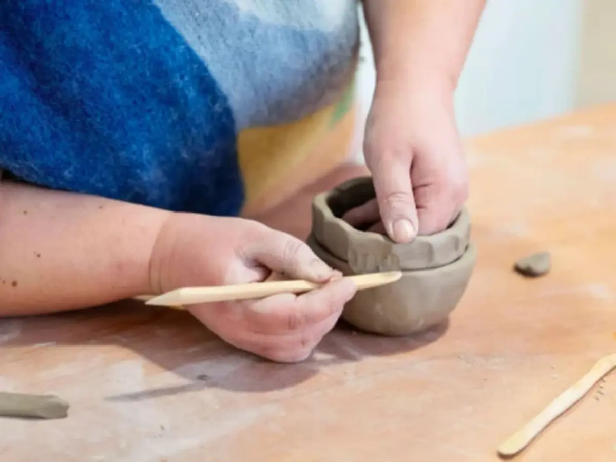 Initiation au modelage céramique à Paris 19ème