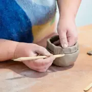 Initiation au modelage céramique à Paris 19ème