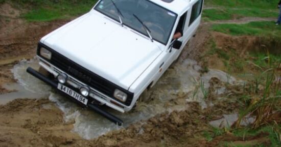 Initiation au pilotage d'un 4x4 en off road pr&egrave;s de Cahors