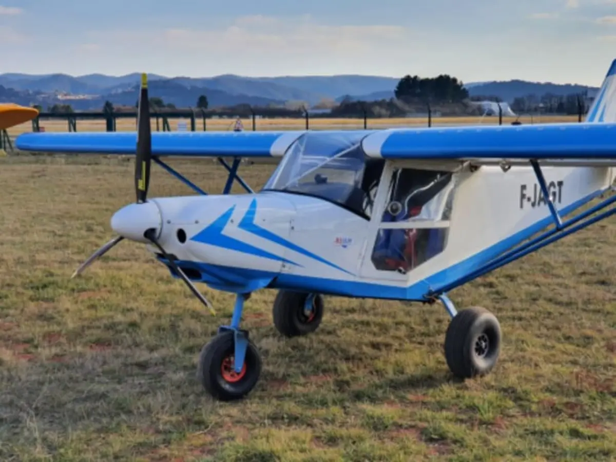 Initiation au pilotage en ULM Multiaxes à Puget-ville (83)