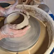 Initiation au tour de potier à Marseille 9ème