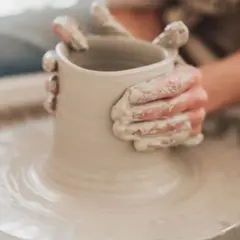 Initiation au tour de potier à Paris 11ème