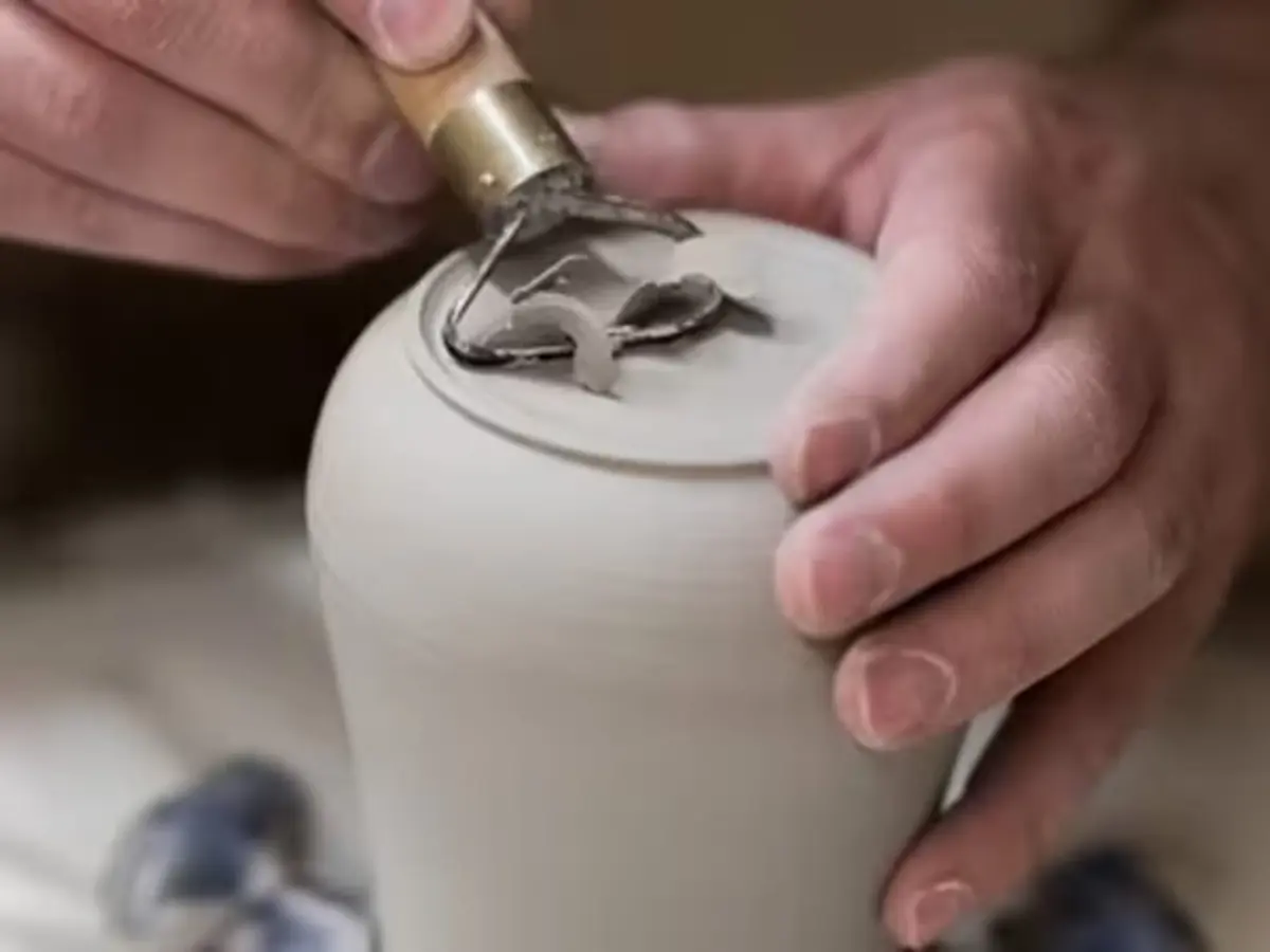 Initiation au tour de potier à Paris 18ème