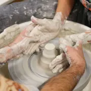 Initiation au tournage en céramique à Biarritz (64)