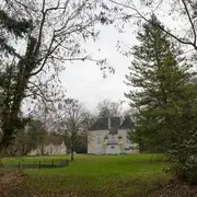 Initiation aux chants d'oiseaux dans un parc urbain
