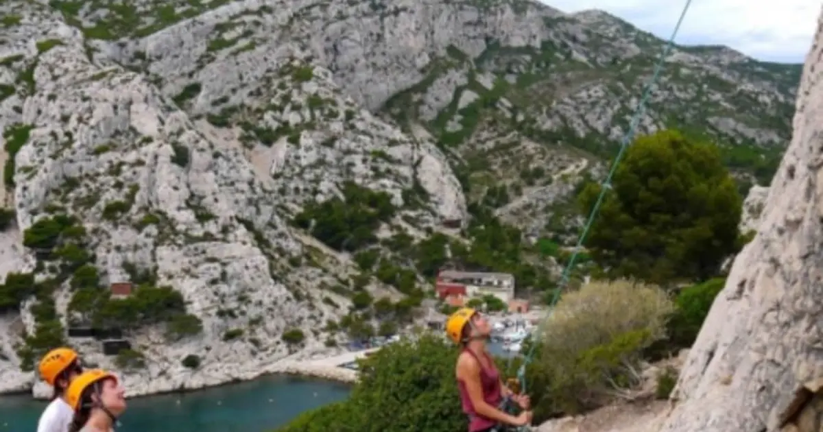 initiation-escalade-dans-les-calanques-de-marseille-13-date