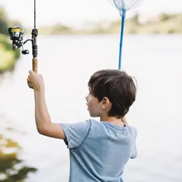 Initiation pêche au coup sur les bords de la rivière