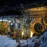 La maison du Hobbit à Noël &copy; maisondehobbitvosges.fr