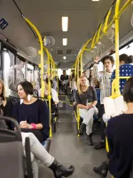 Pratique et économique, le bus est un des transports en commun les plus utilisés
