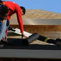 Faire entretenir votre toit et son isolation vous apportera confort et économies &copy; Greg Pickens - fotolia.com