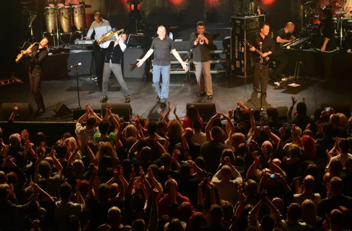 It's showtime, folks !