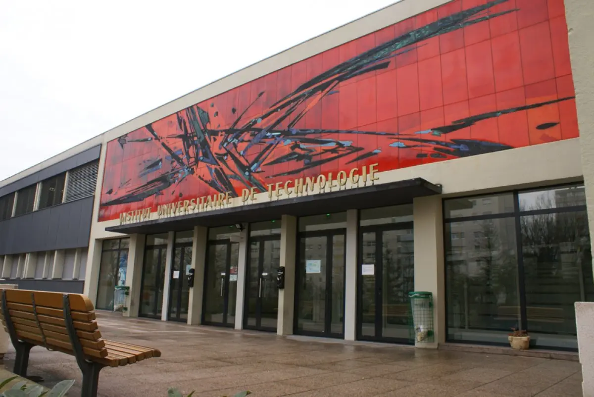 L'IUT de Mulhouse accueille environ 1000 étudiants