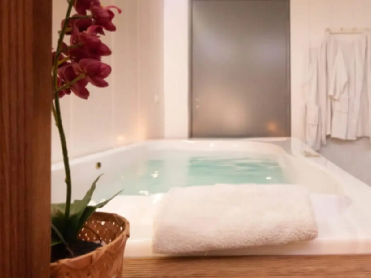 Jacuzzi & Massage à Hyères (83)