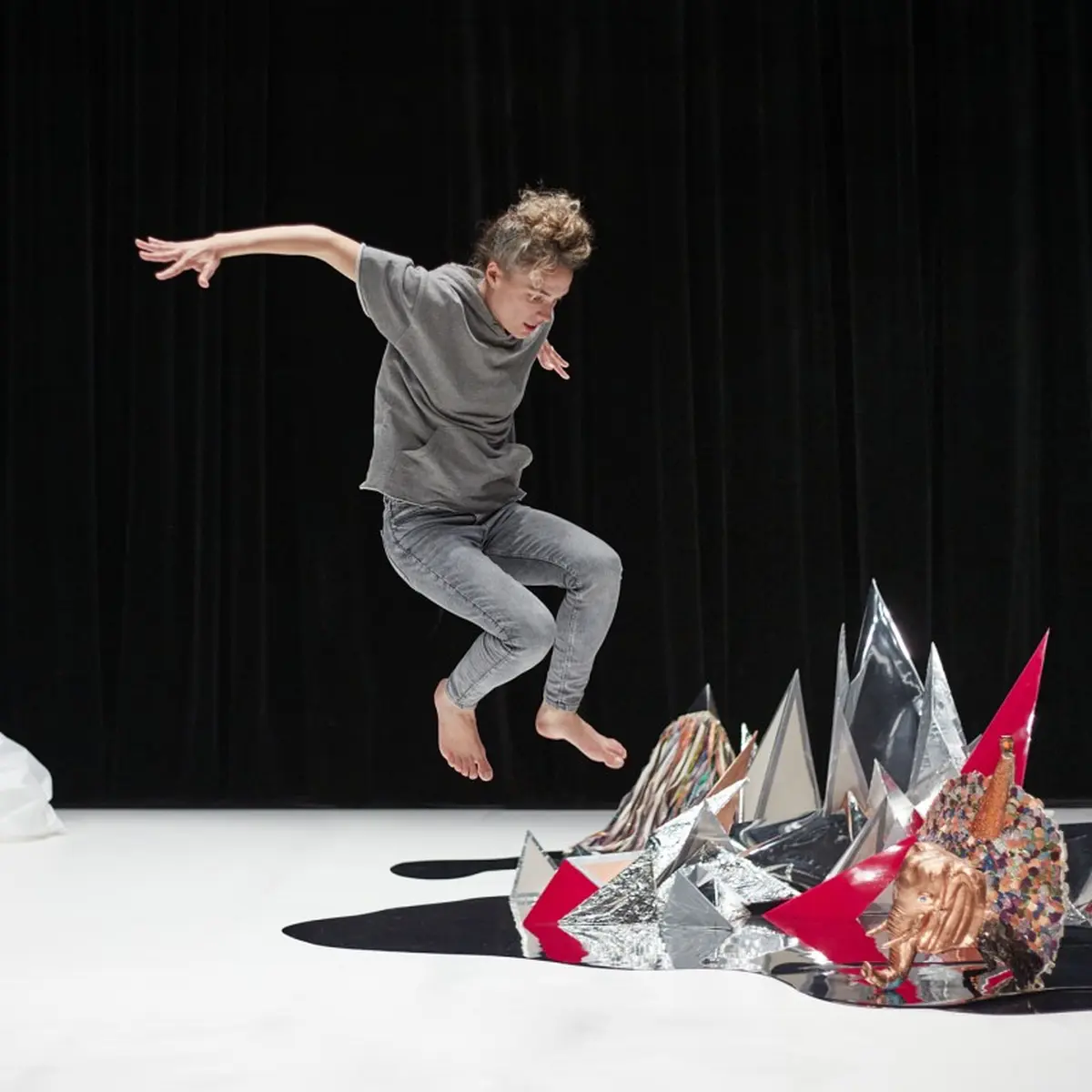 Je suis tous les dieux : SORTIR 2025- 2026