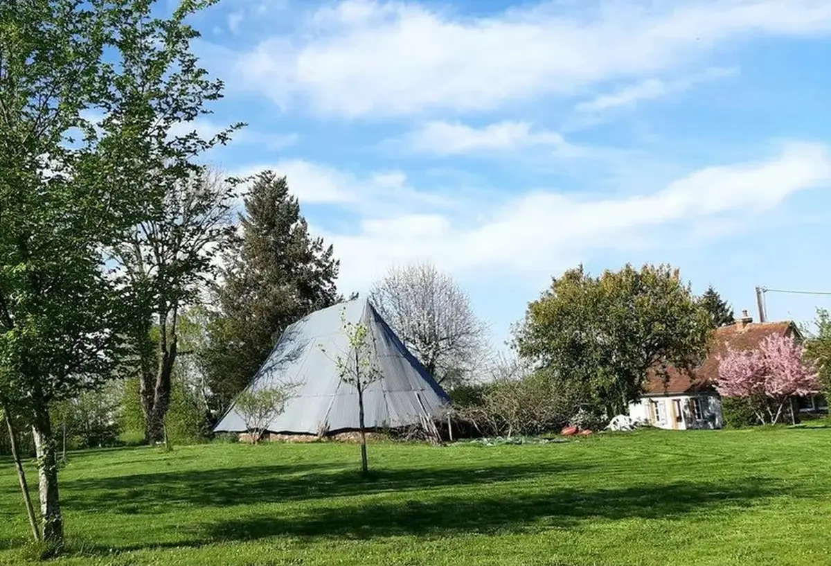 JEP - découverte d'une grange ovalaire