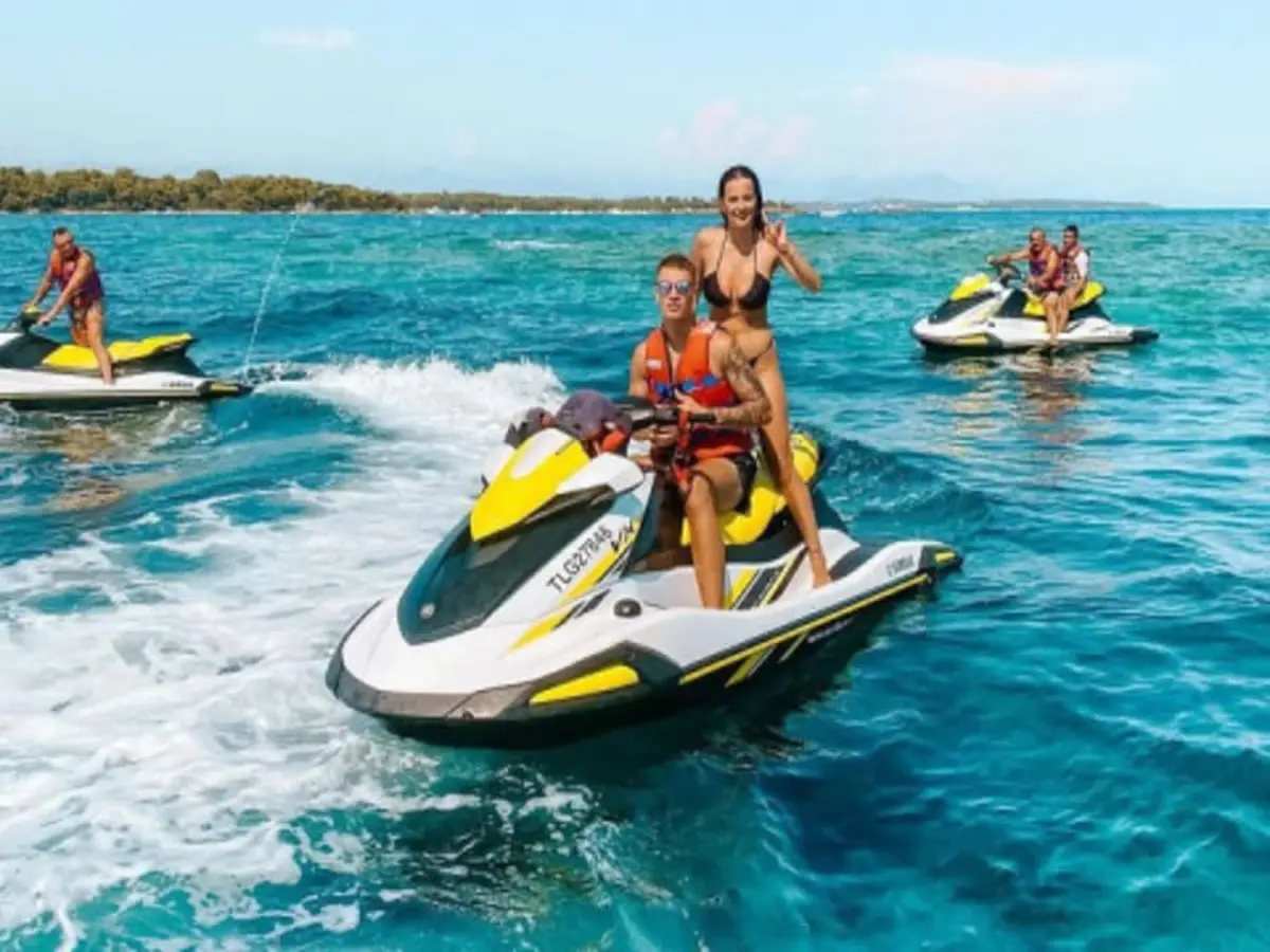 Jet-ski au lever du soleil et petit-déjeuner au depart d'Antibes