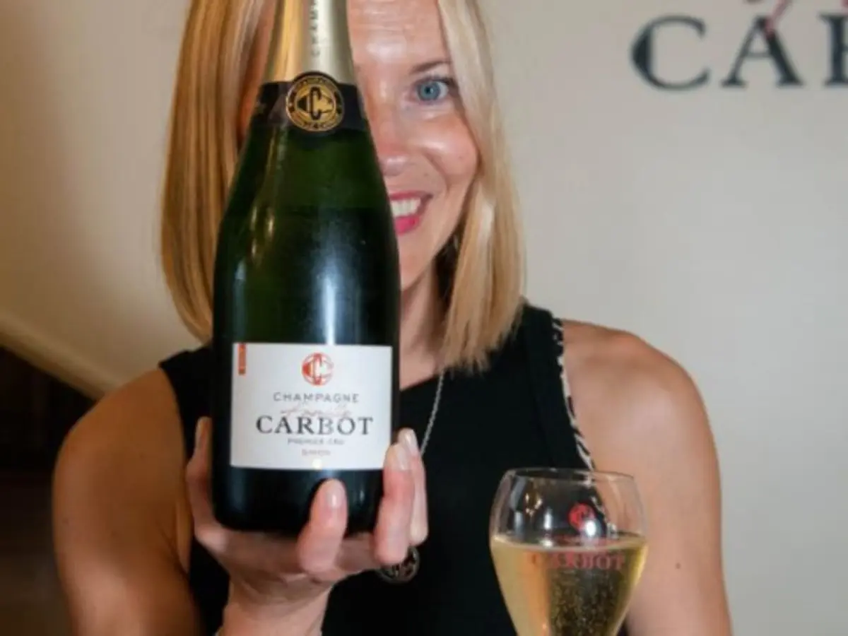 Jeu de dégustation au domaine Famille Carbot en Champagne (51)