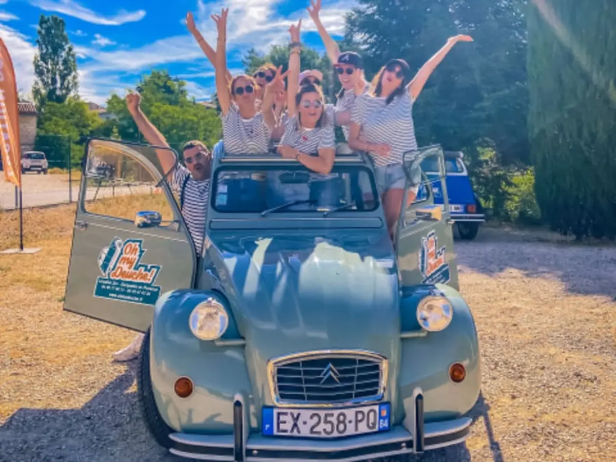 Jeu de piste en 2CV dans le Luberon (84)