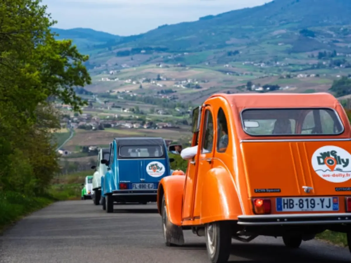 Jeux et rallyes en 2CV à Dagneux (01)