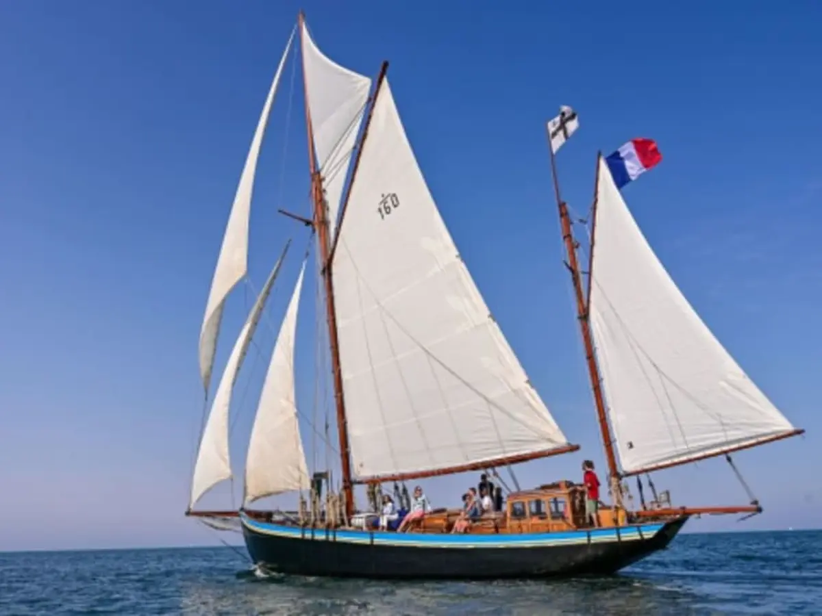 Journée à bord d'un voilier centenaire près de Vannes (56)