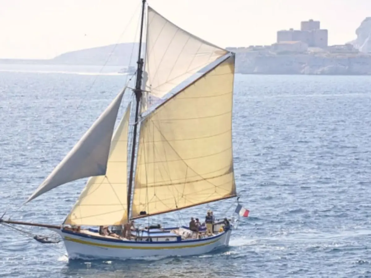 Journée croisière à la voile et déjeuner à Marseille (13)