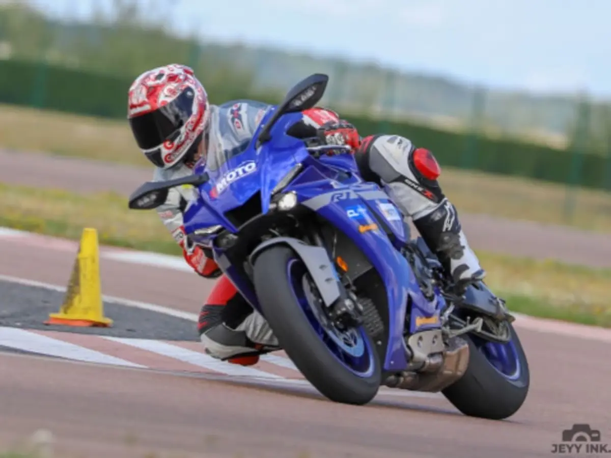 Journée de roulage libre moto sur le circuit de la Ferté Gaucher