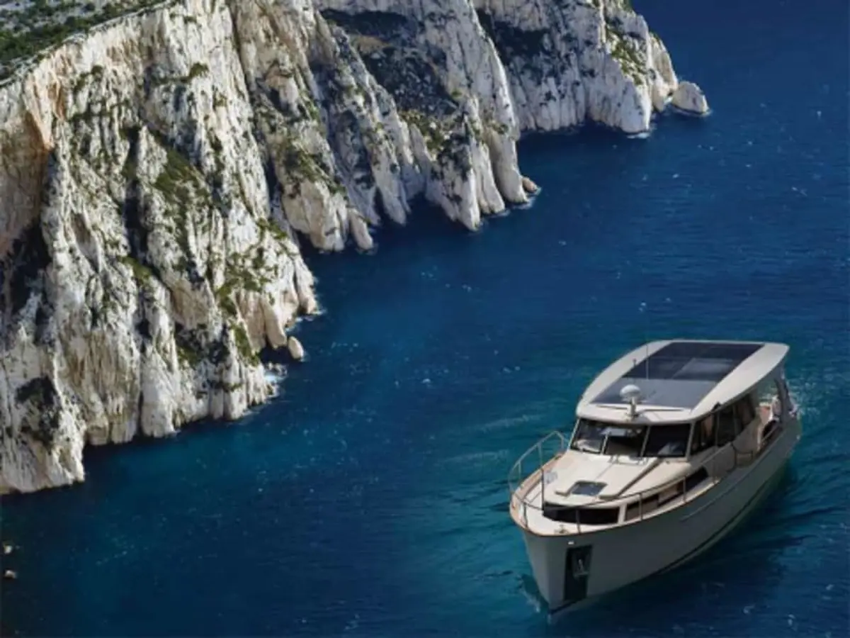 Journ&eacute;e en bateau dans les Calanques de Marseille, rive gauche
