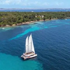 Journée en catamaran depuis Marina Baie des Anges (06)