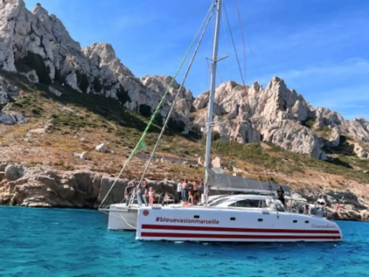 Journée en catamaran & baignade dans les Calanques (13)