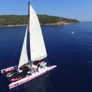 Journée en Catamaran vers le Cap Taillat depuis Cavalaire