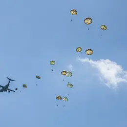 Journée festive et Grand parachutage