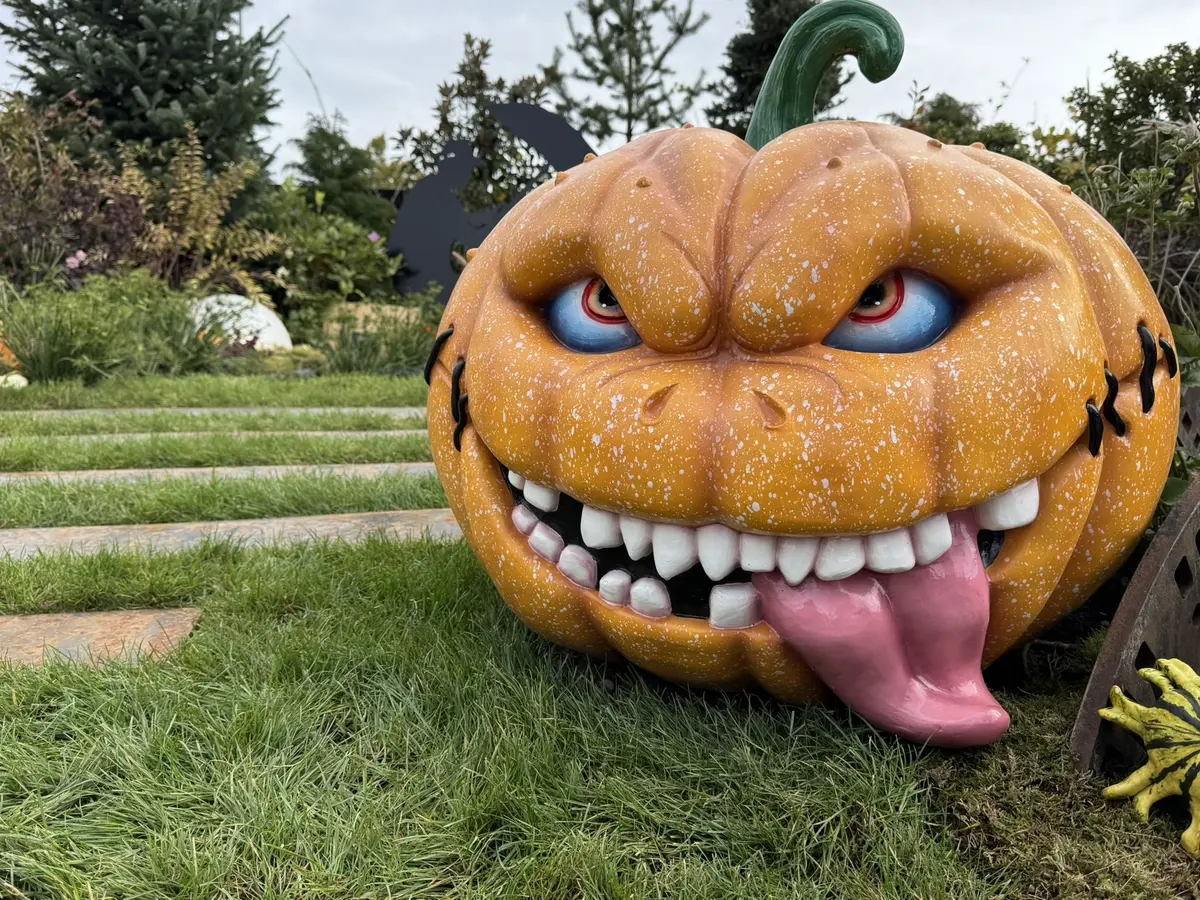 A Illzach, on a misé sur les légendes et sur une ambiance d'Halloween (Folie Flore 2025)