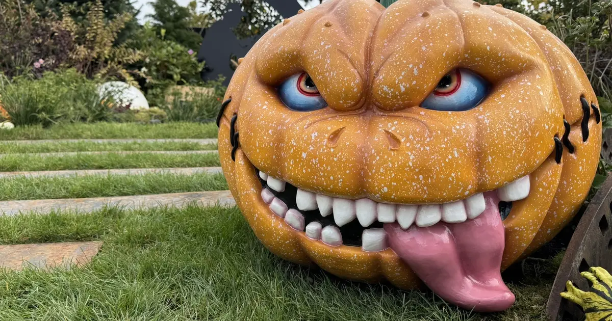 A Illzach, on a misé sur les légendes et sur une ambiance d'Halloween (Folie Flore 2025)