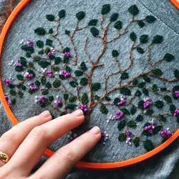 Journees Du Patrimoine Atelier Creation D'Une Broderie D'Une Fleur Médiéval
