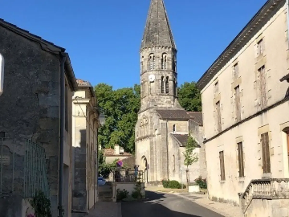 Journées européennes du patrimoine à Hure : Exposition de photographies, présentation de vêtements anciens et ouverture de l’église au public