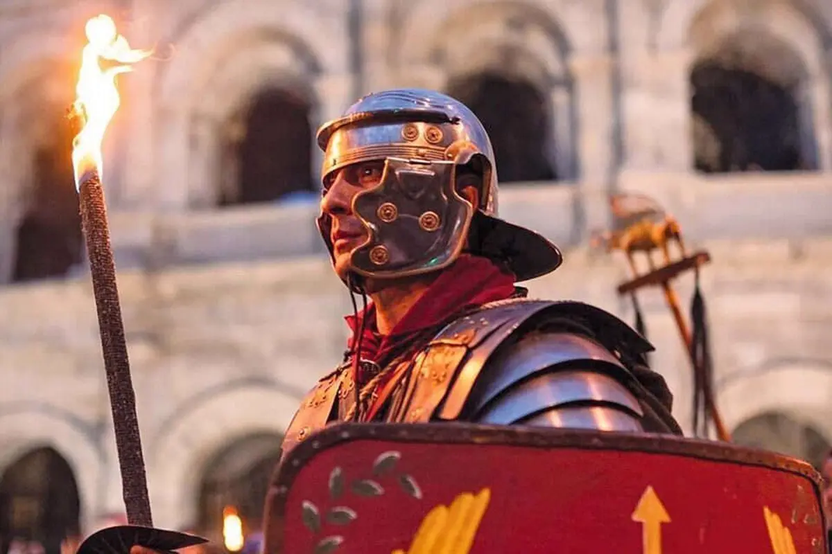 Un (presque) authentique légionnaire lors des Journées romaines de Nîmes