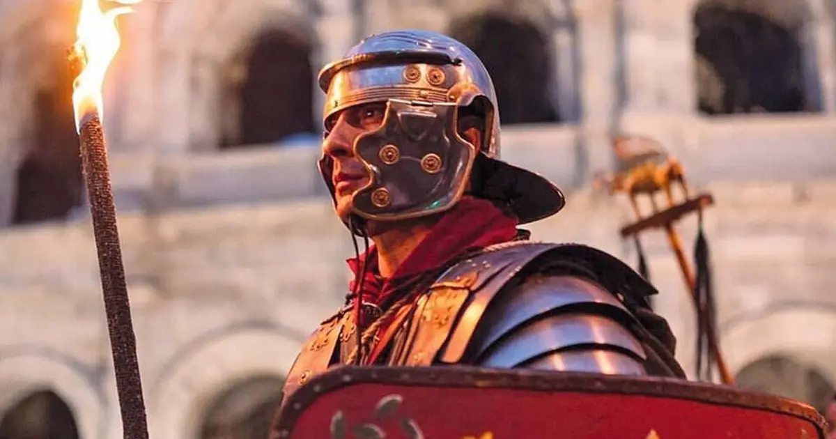 Un (presque) authentique légionnaire lors des Journées romaines de Nîmes