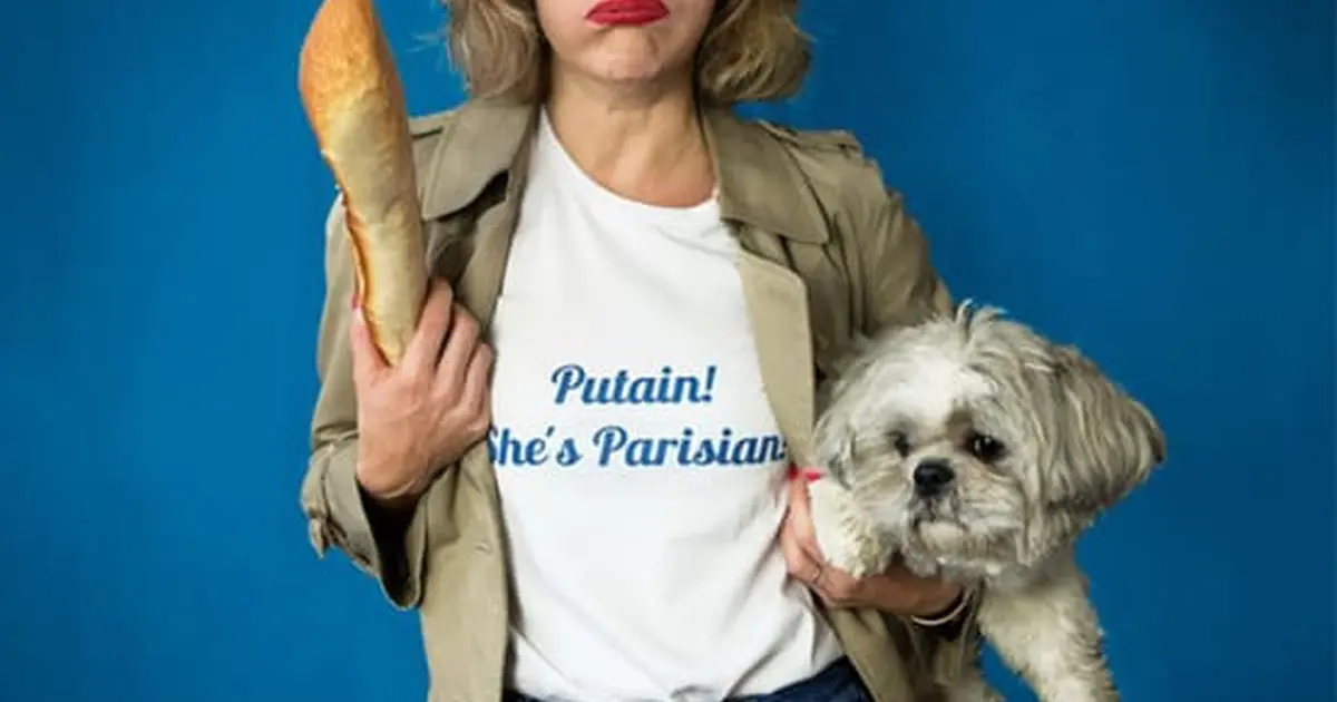 Julie Collas dans Oh my God she's Parisian au Théâtre BO Saint-Martin