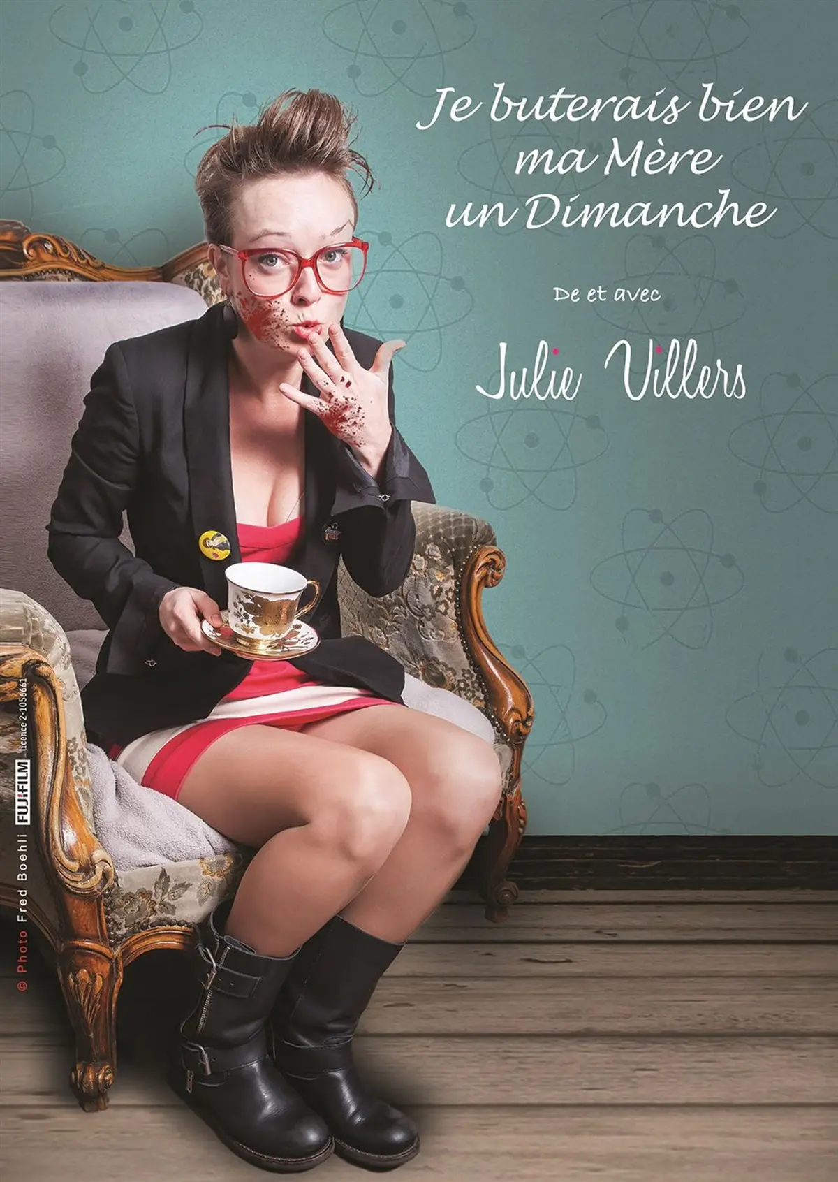 Julie Villers dans Je buterais bien ma mère un dimanche