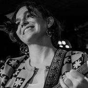 Juliette Delas trio en concert au 38Riv Jazz Club