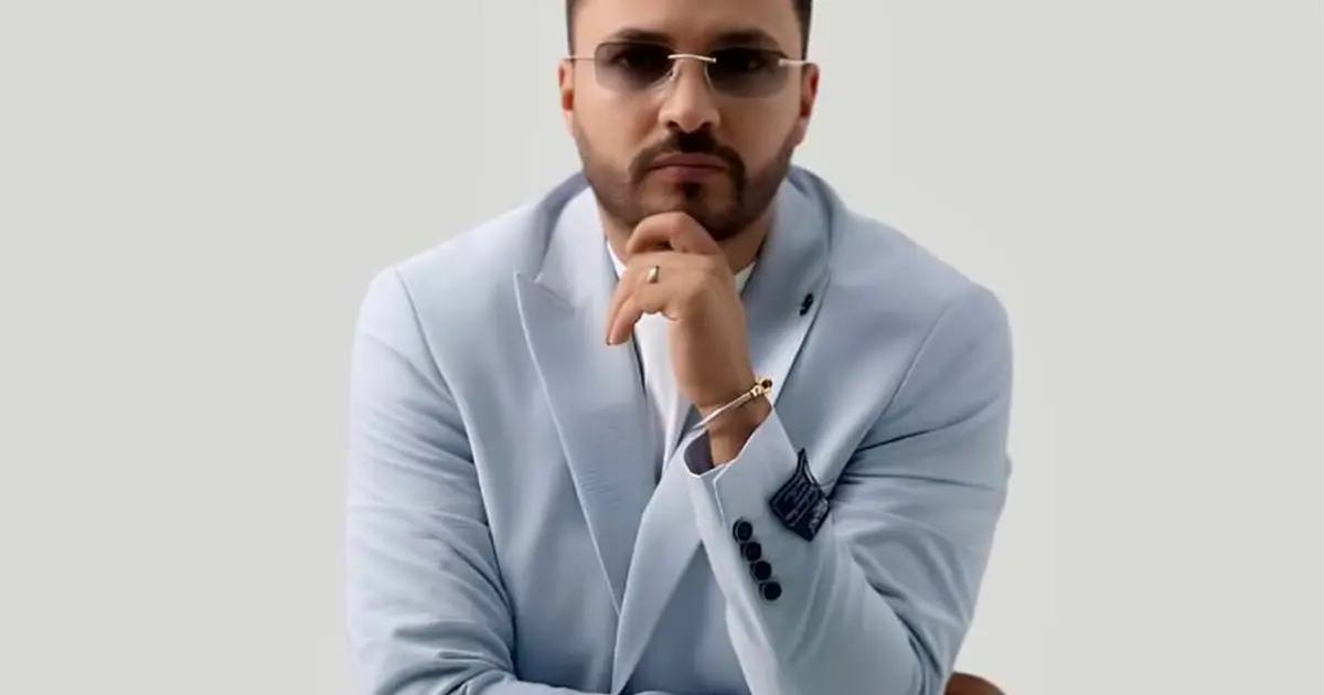 Karim Gharbi dans son nouveau spectacle