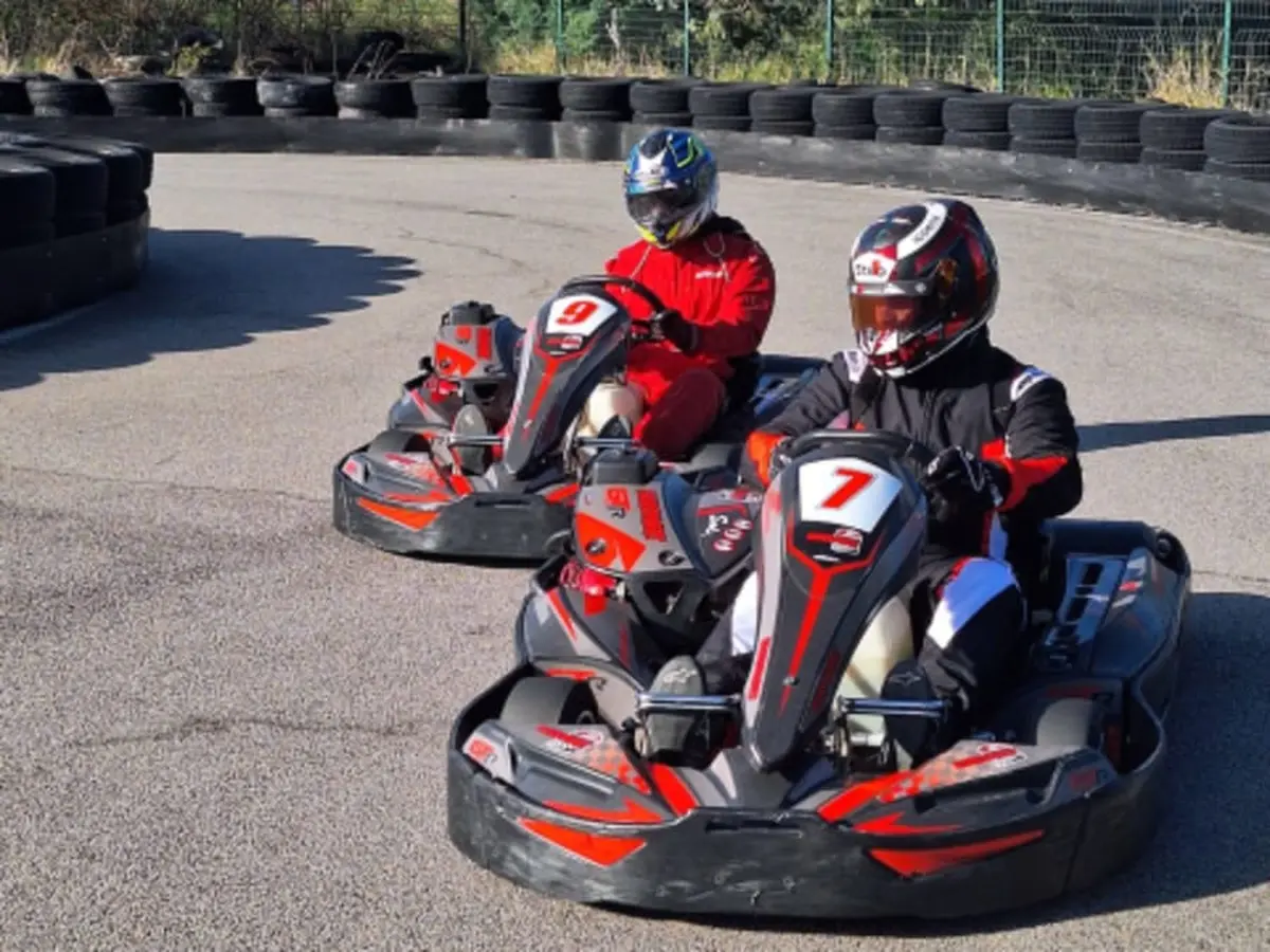 Karting à Châteauneuf-sur-Isère (26)