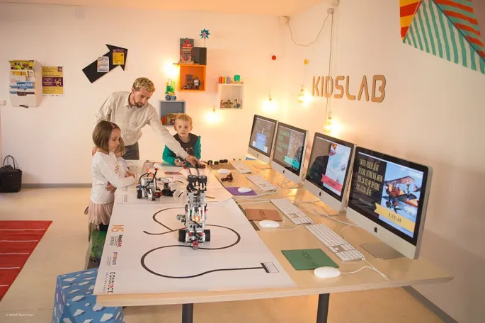 A Kidslab, on fabrique des robots, on programme des jeux, on invente une intrigue pour une escape room