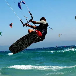 Match : Kitesurf vs. Brasse Coulée