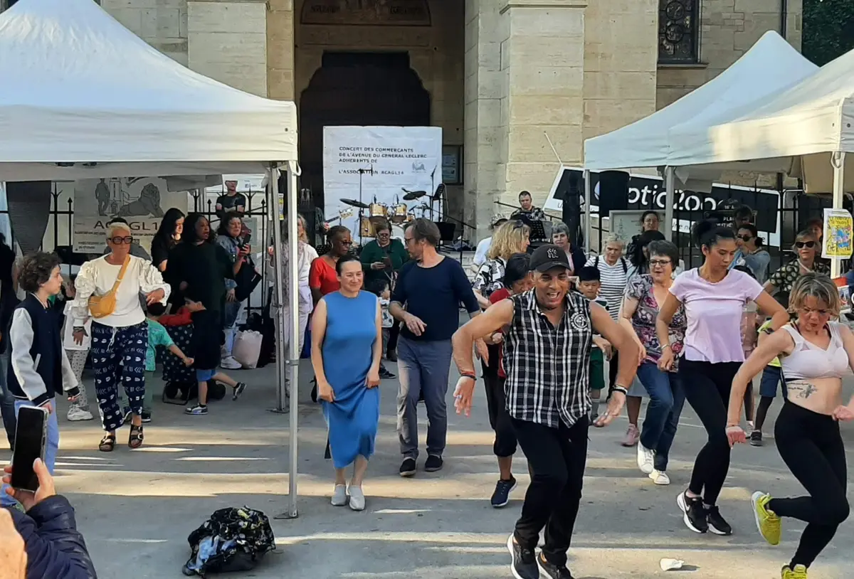 l'ACAGL14 fait son show en chantant et en dansant