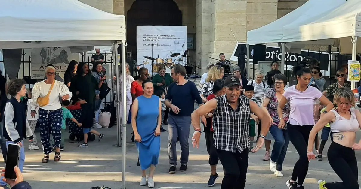 l'ACAGL14 fait son show en chantant et en dansant