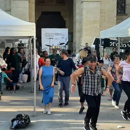 l'ACAGL14 fait son show en chantant et en dansant