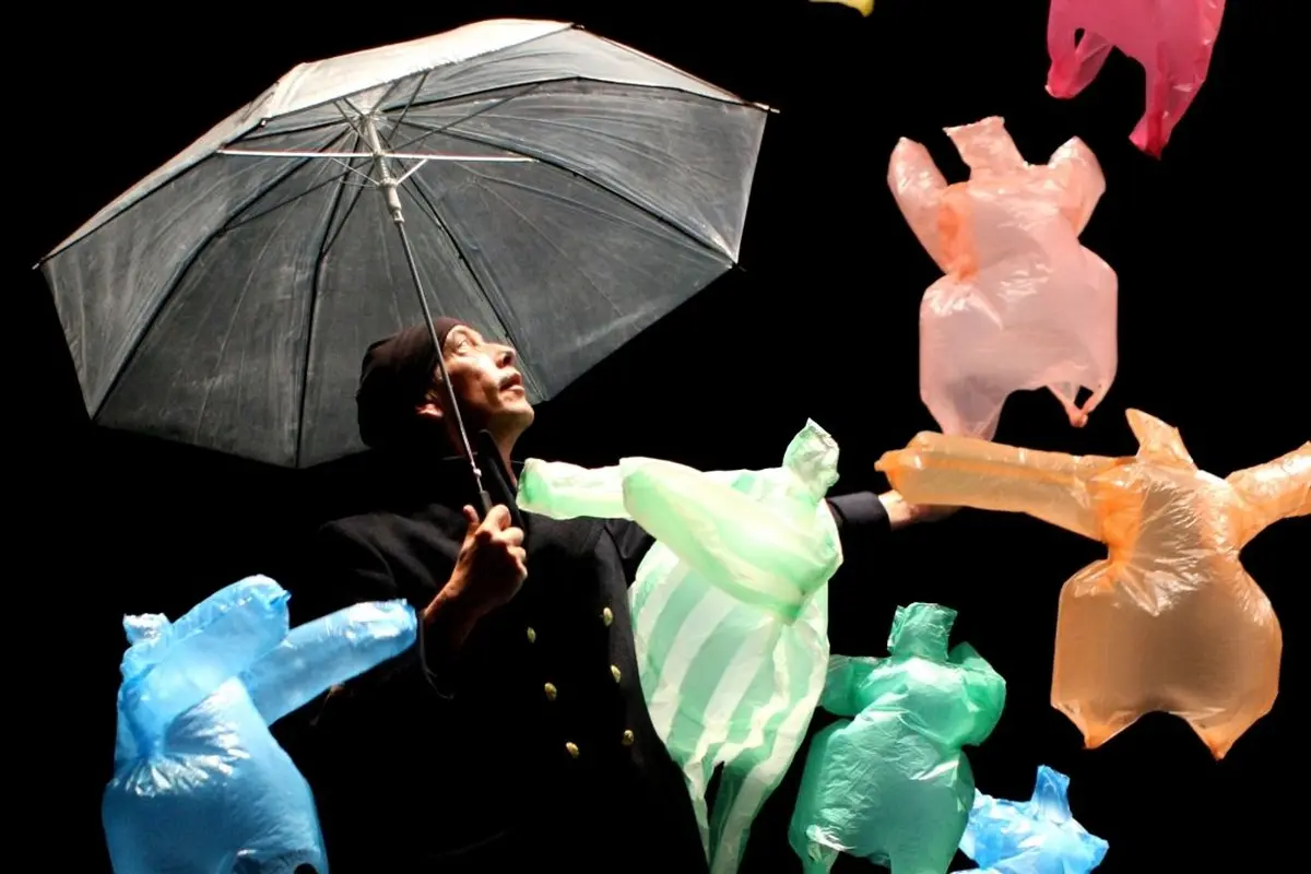 L'Après-midi d'un Foehn de Phia Ménard, un spectacle visuel en famille aux Fuseaux