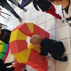 L'architecture en pleines formes à Château-Renault - Les vacances des 2-5 ans